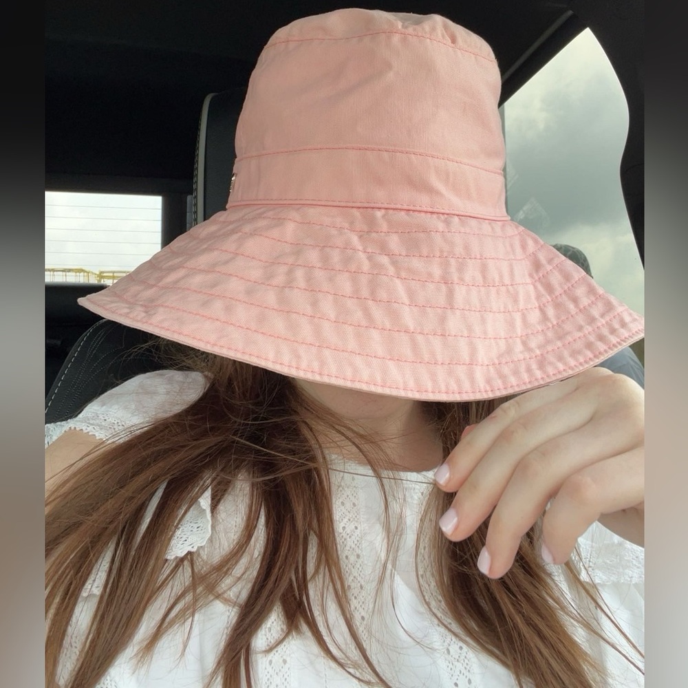 Meet your Posher, Addy